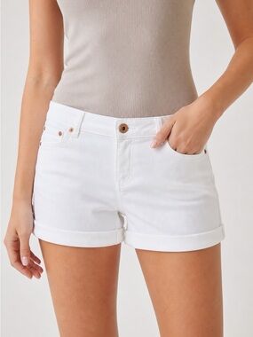 Celebrity Gold Women’s White Rolled-Hem stretch Shorts 5” inseam